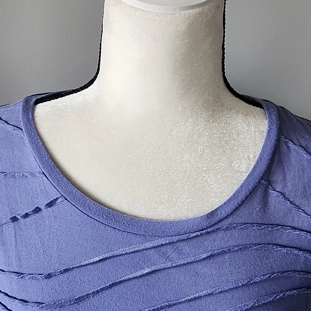 Simply Vera Vera Wang lilac cap sleeve tee with detail - Picture 5 of 13